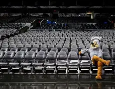 圣安东尼奥马刺发布备战花絮,集结日外线爆发,NBA季后赛任务艰巨,控场能力受关注 圣安东尼奥马刺发布备战花絮,集结日外线爆发,NBA季后赛任务艰巨,控场能力受关注