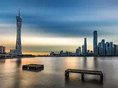 完美竞技平台官网-广州队集结日迎来里程碑；志在英超名次提升；话题不断；纪律约束更严格