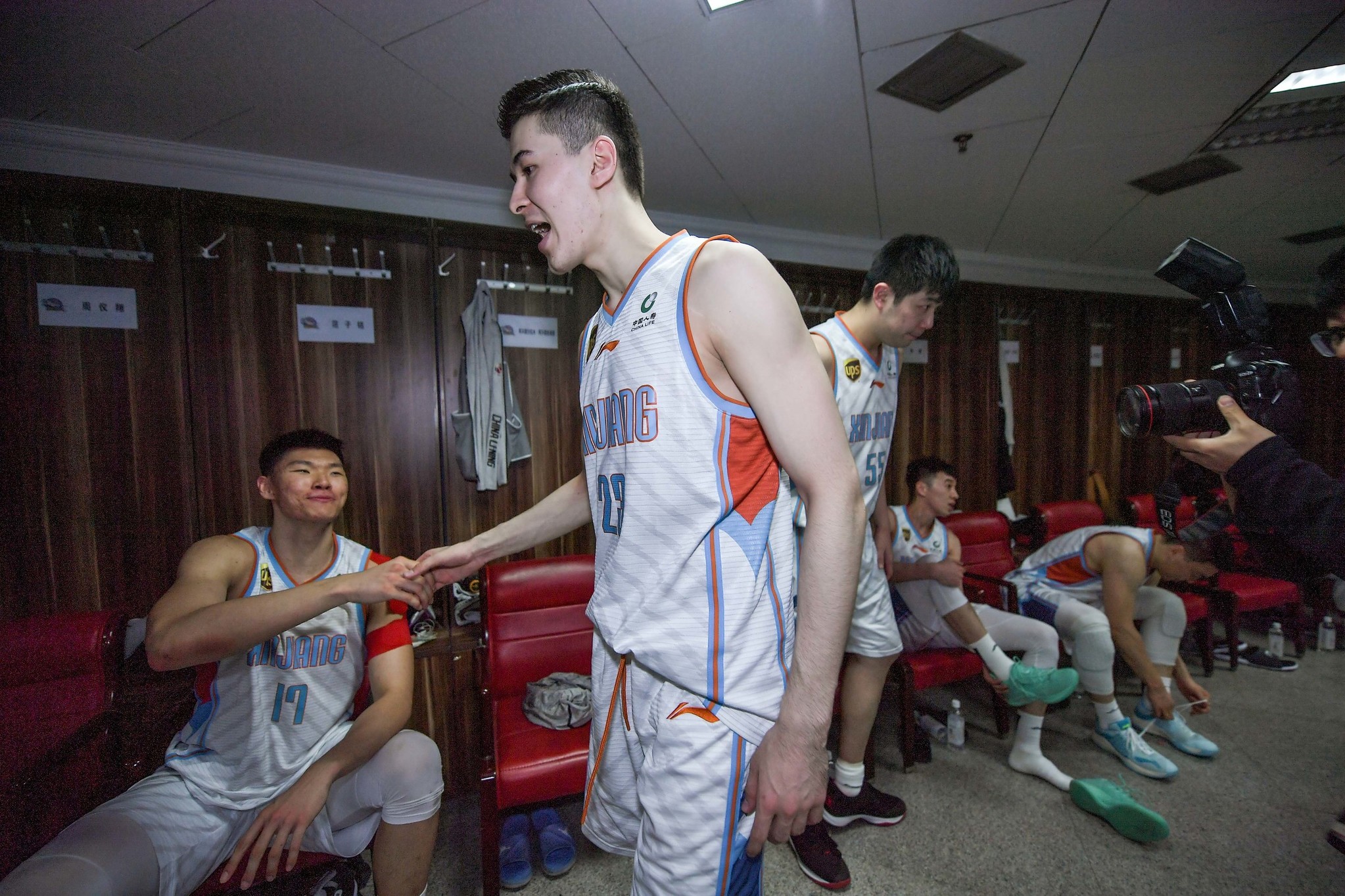 完美在线观看体育赛事-托特纳姆今晨刷新队史纪录，志在CBA季后赛名次提升，更衣室稳定，赛程密集仍需轮换