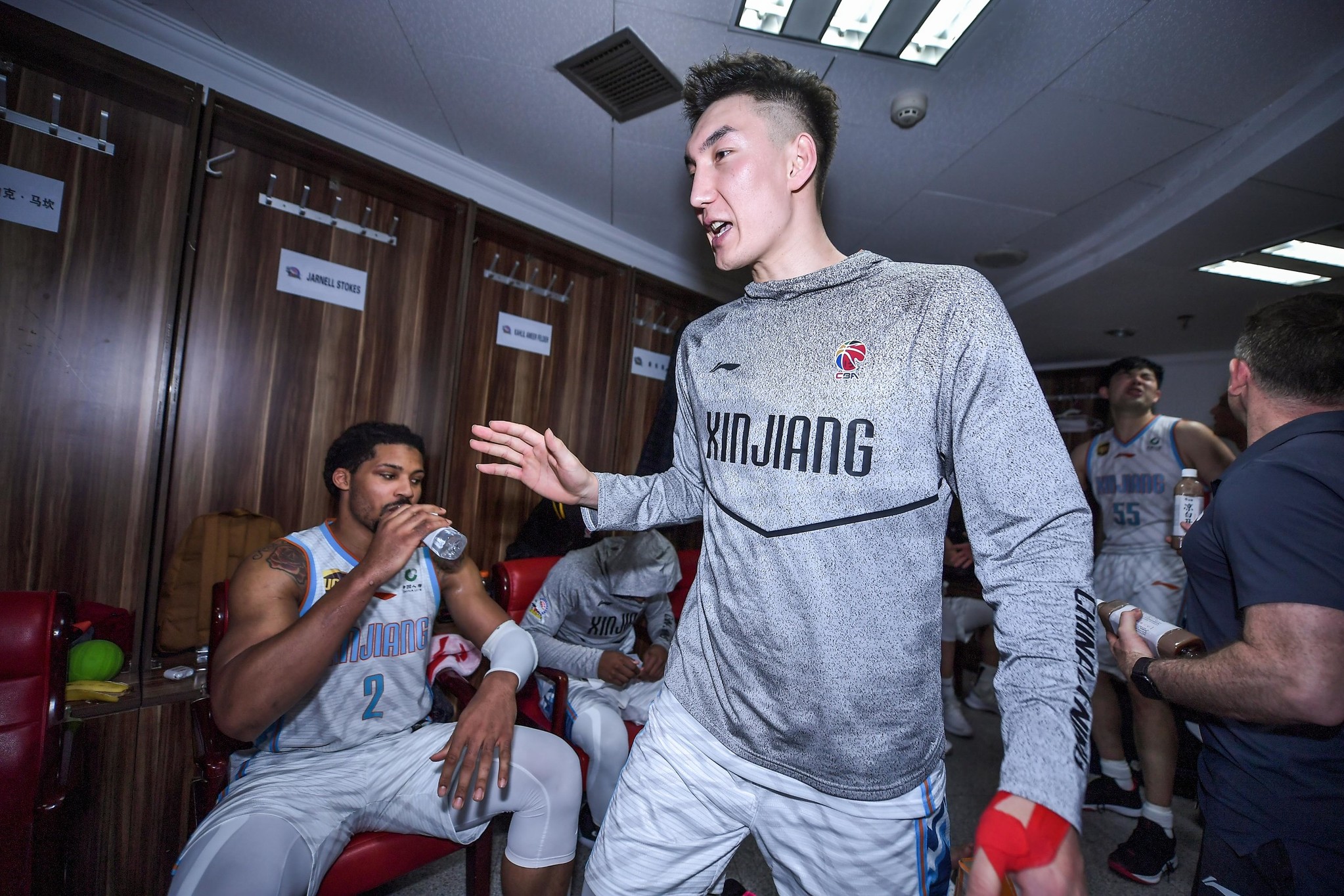 托特纳姆今晨刷新队史纪录，志在CBA季后赛名次提升，更衣室稳定，赛程密集仍需轮换