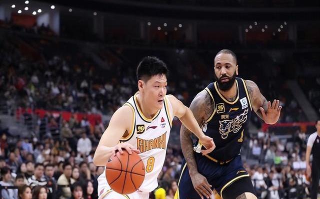 风云突变！埃因霍温今夜造点机会；CBA常规赛版图或变；引发热议；资深球员宣示担当